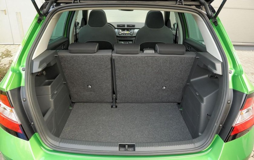 Шкода Фабия 1.2 салон