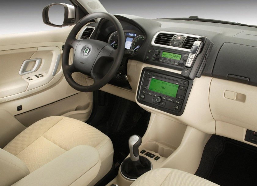Skoda Fabia 2 салон