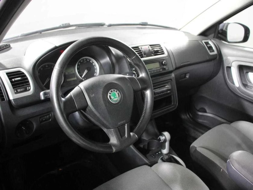 Шкода фабия 2011 салон