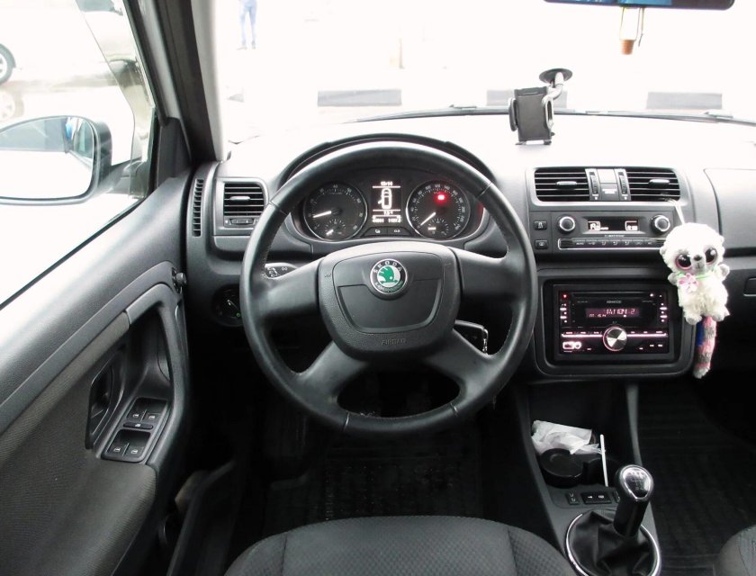 Skoda Fabia 2011 салон