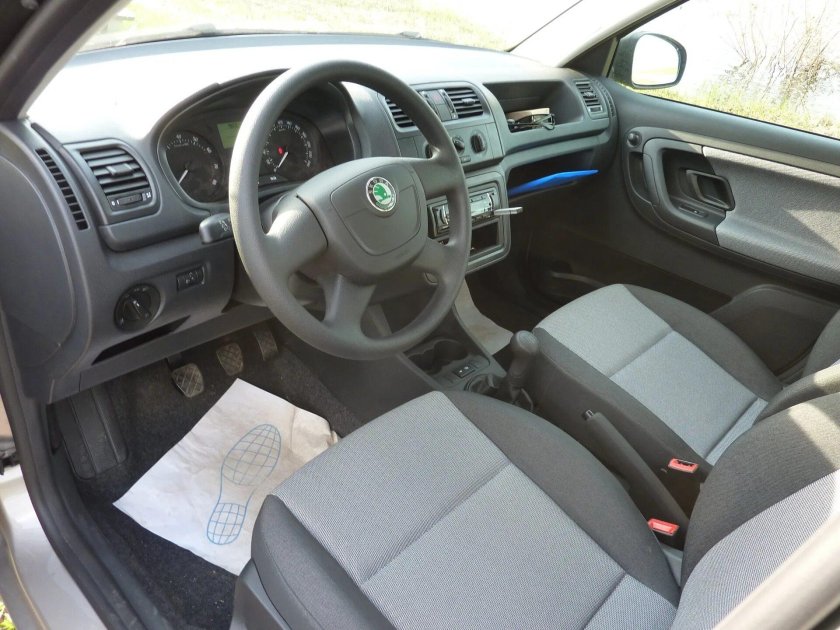 Шкода Фабия 1.2 салон