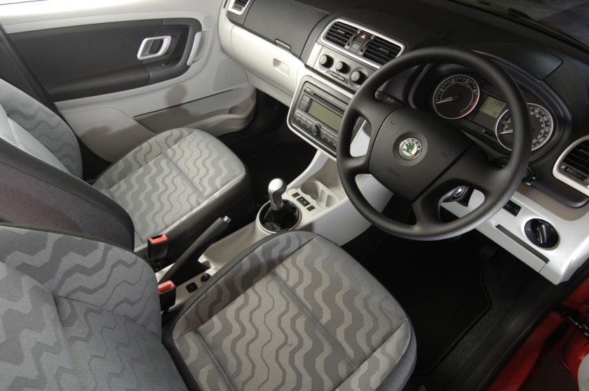 Шкода Фабия 2008 салон