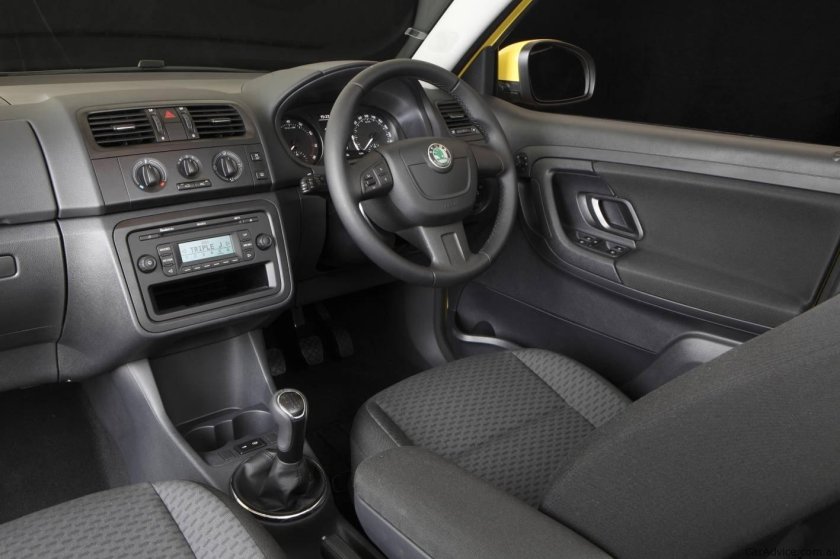 Skoda Fabia 2 салон