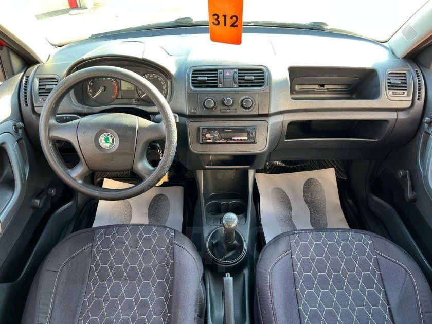 Skoda fabia 2 поколение