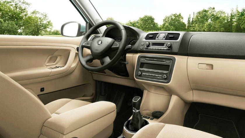 Шкода Румстер салон