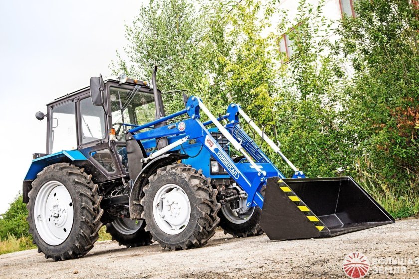 МТЗ-82.1 С погрузчиком универсал 800.