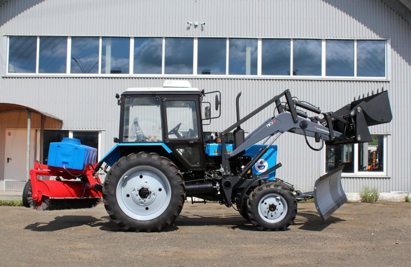 Трактор мтз 82 1