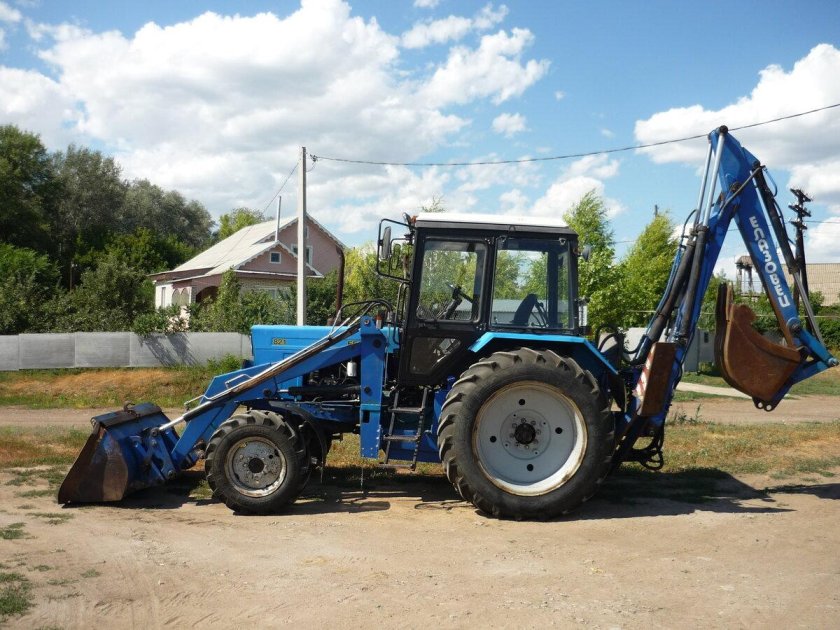 Трактор МТЗ 82 экскаватор