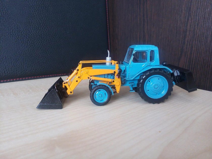 Модель трактора МТЗ-80