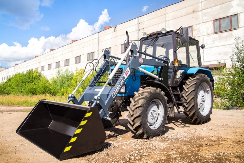 Фронтальный погрузчик на МТЗ 82