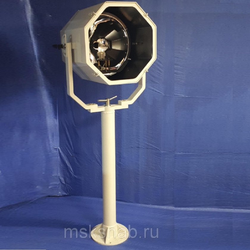 Прожектор судовой поисковый