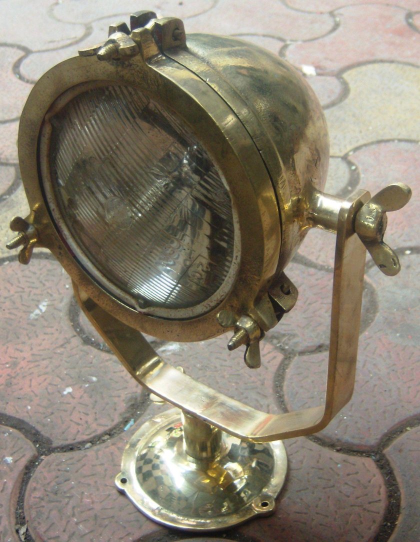 Шлюпочный фонарь