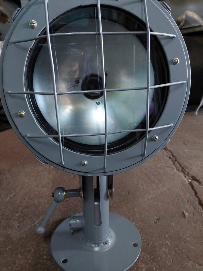 Светильник судовой сс-890м