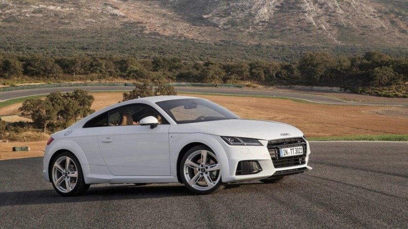 Ауди ТТ 2015