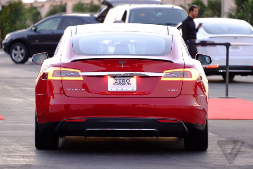 Tesla model s p85