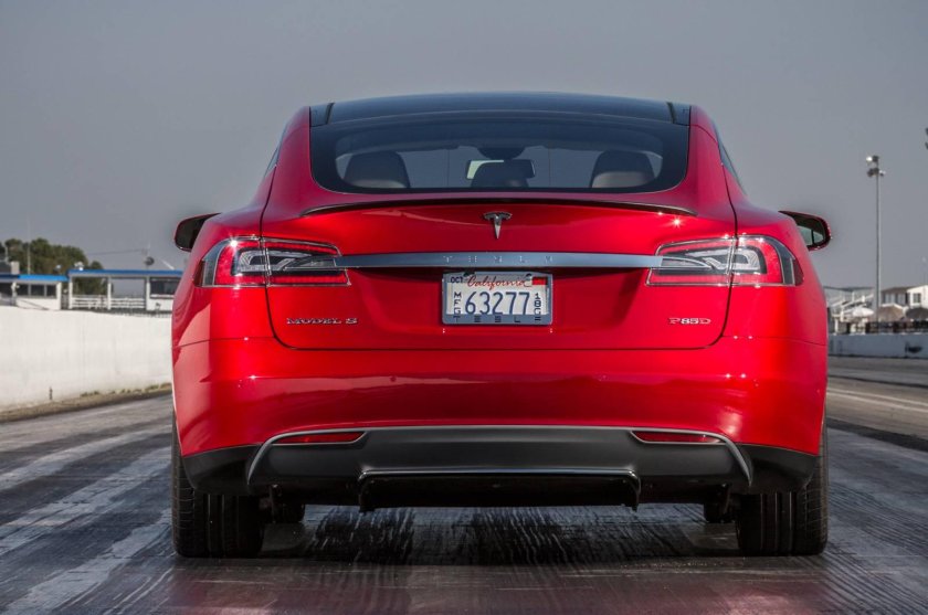 Tesla сзади