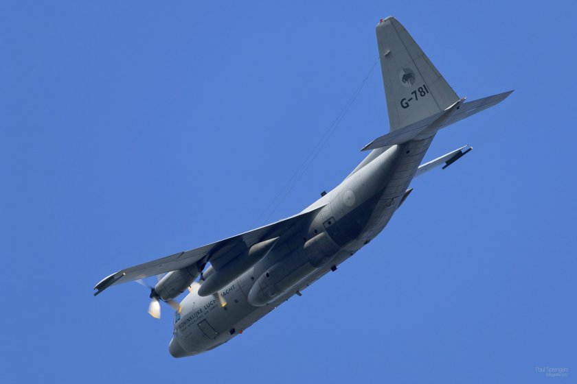 Довод самолет