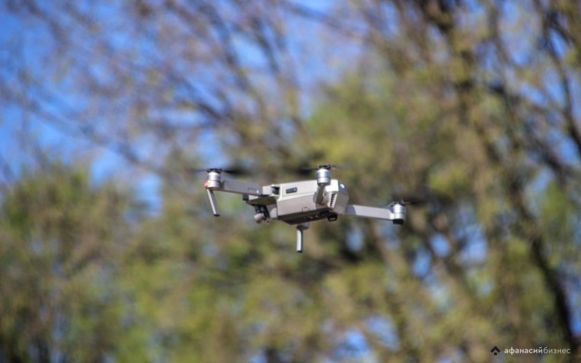 Летающий дрон