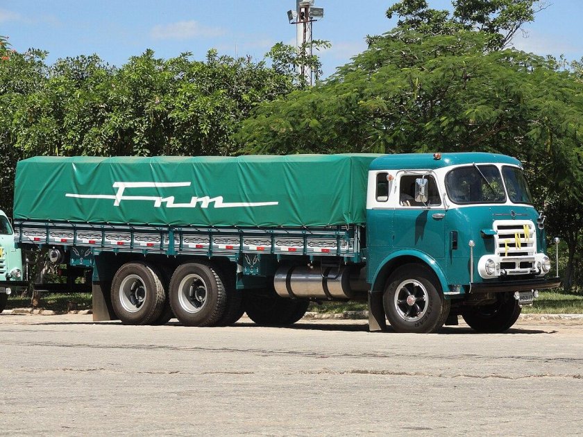 Грузовик ФНМ