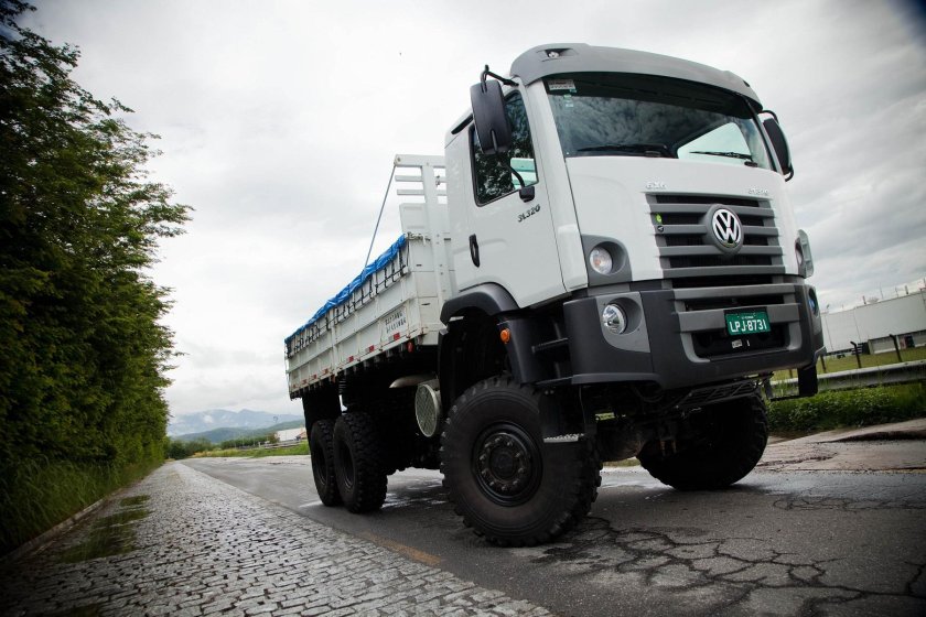 Volkswagen Constellation 31.320 6x6