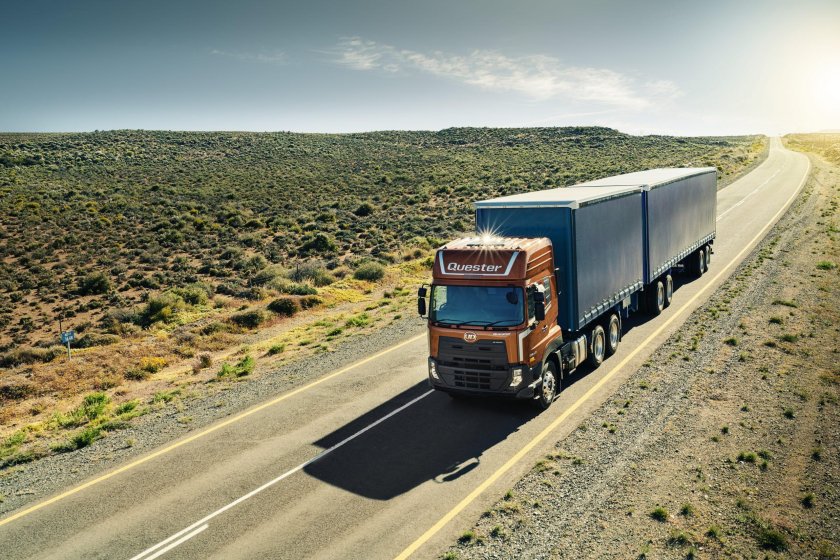 Грузовик UD Quester