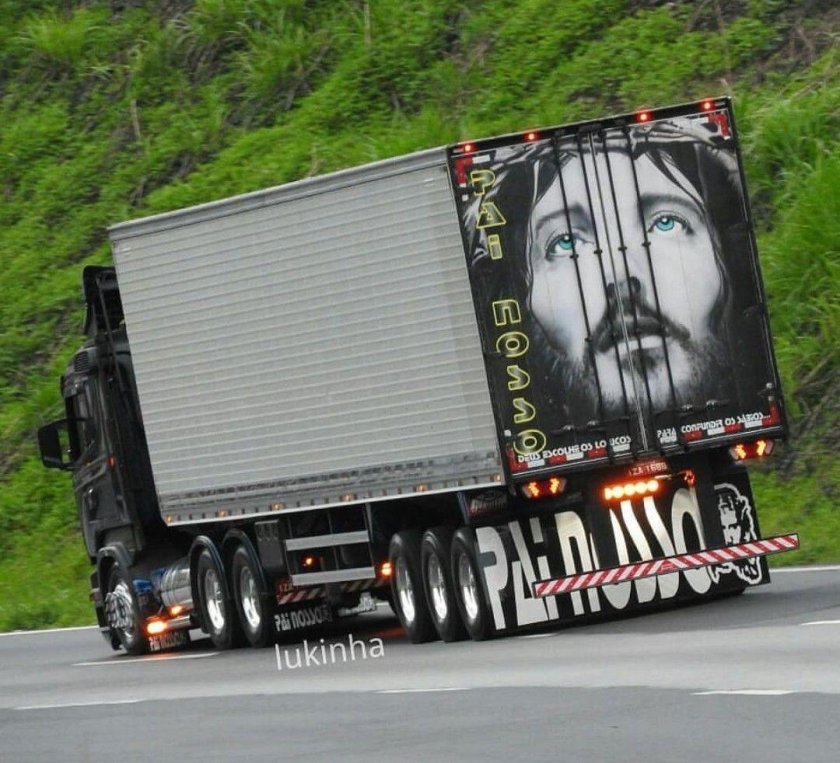 Большие грузовики