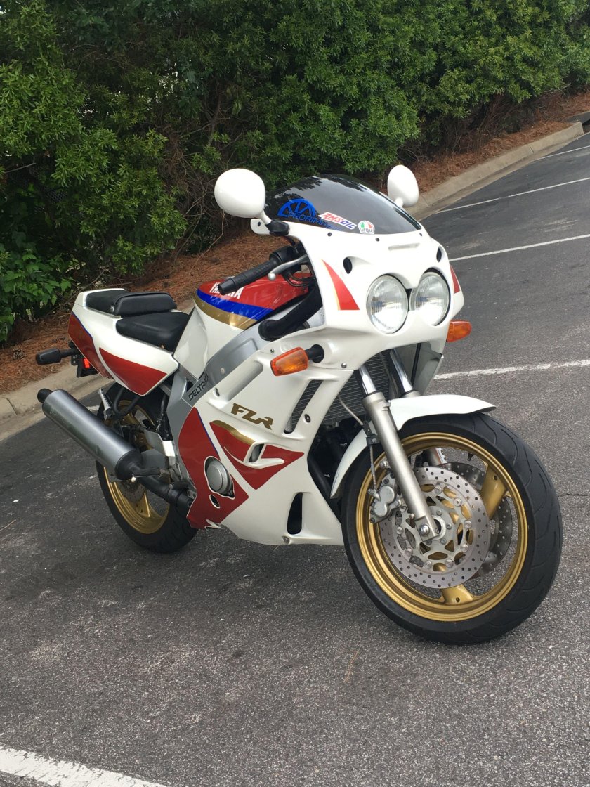 Yamaha FZR 600