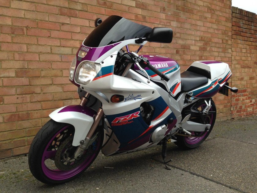 Yamaha fzr600r