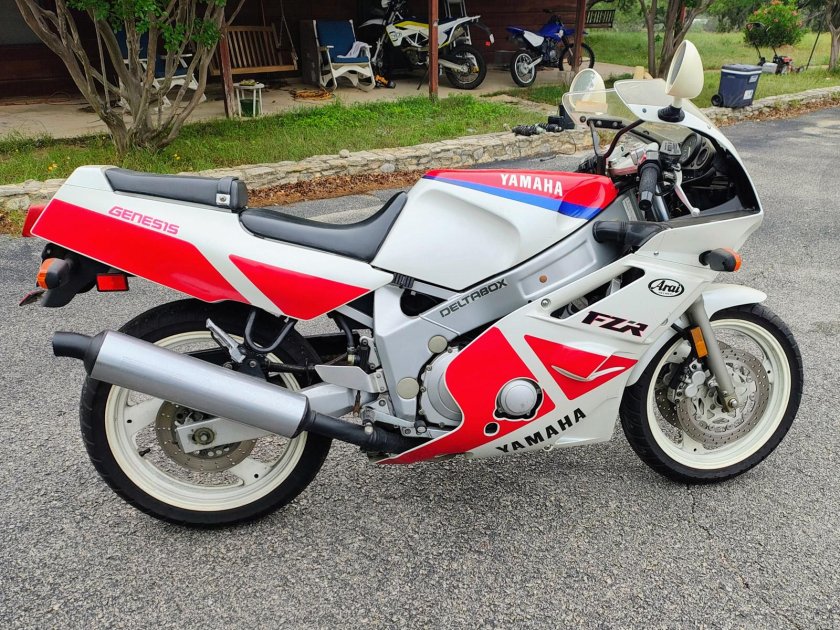 Yamaha fzr 600