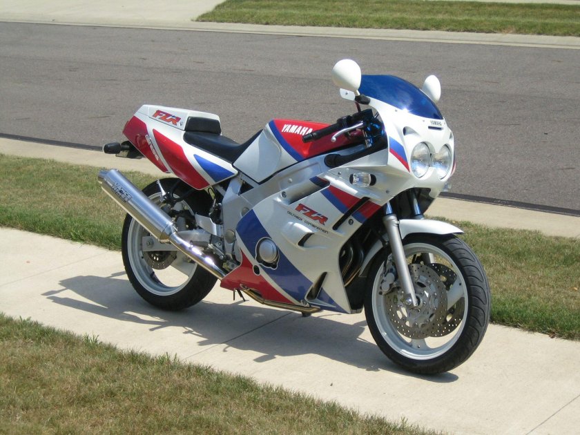 Yamaha fzr600r