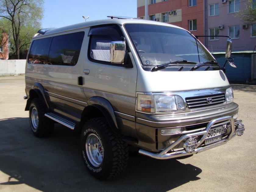 Тойота Хайс 4вд