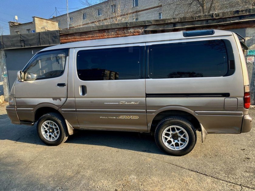 Toyota hiace h100
