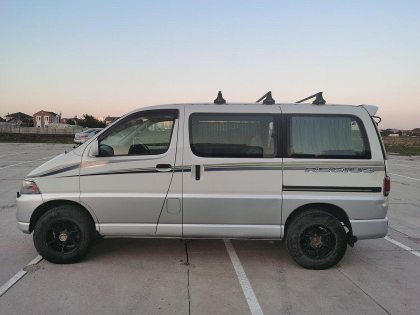 Тойота Hiace Regius 1998
