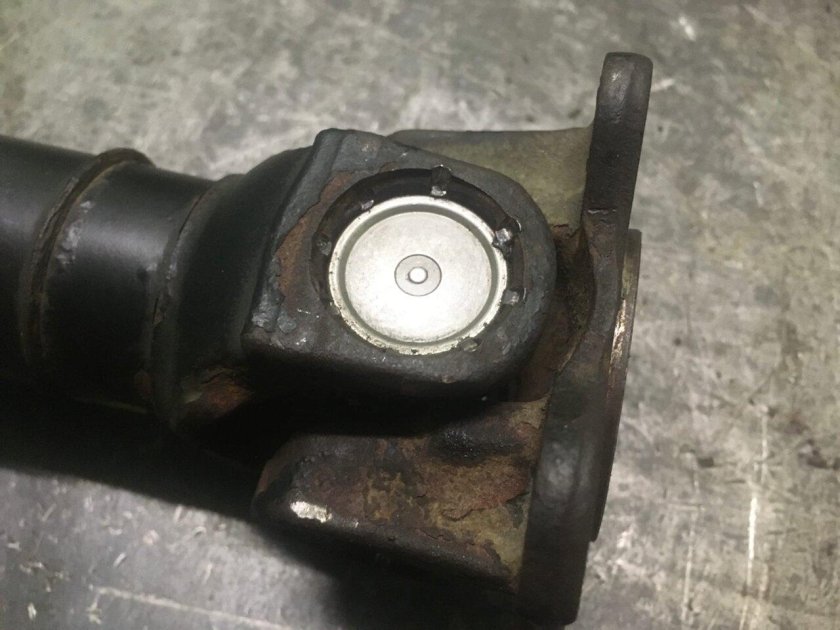 Крестовина карданного вала БМВ е34