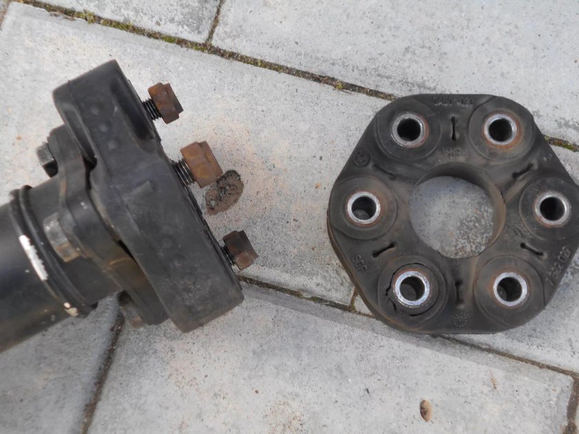 БМВ е39 525 эластичная муфта кардана