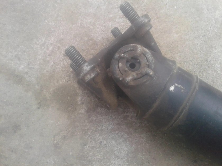 Крестовина карданного вала БМВ е34