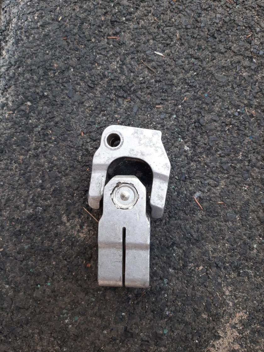 Рулевой карданчик БМВ е34