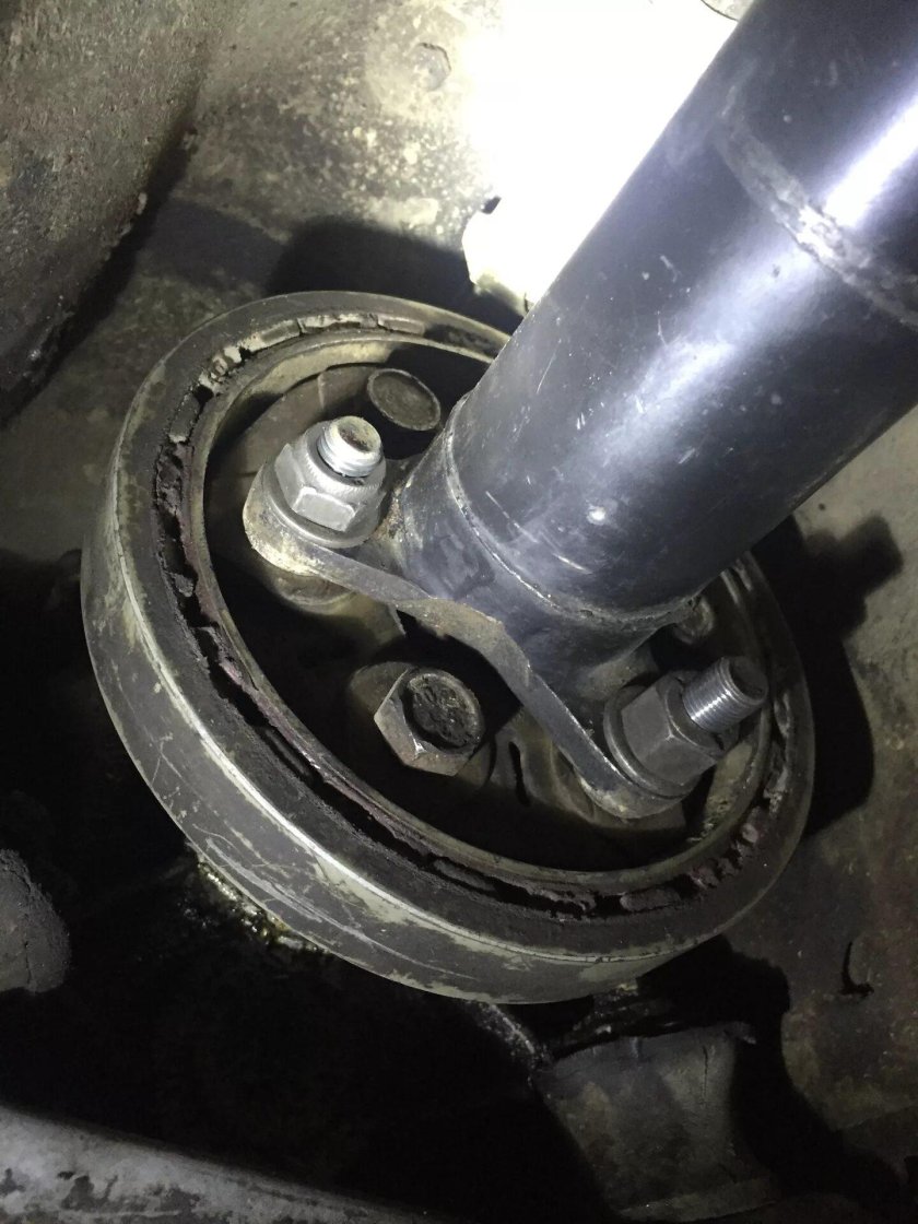 Болты эластичной муфты кардана BMW е34