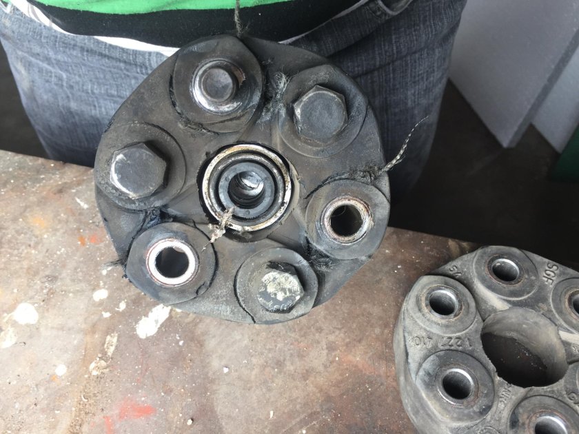 Центрирующая втулка кардана BMW e30