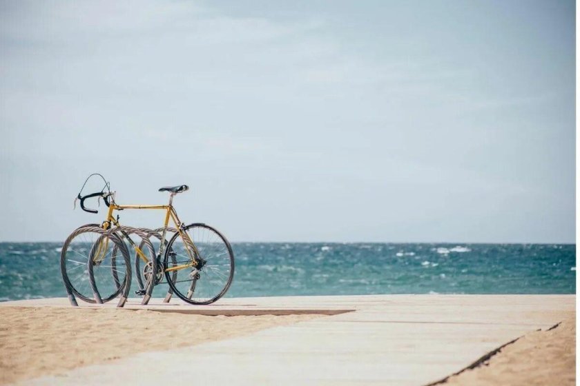 Велосипед море фото
