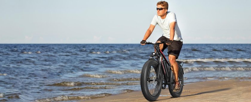 Человек на велосипеде