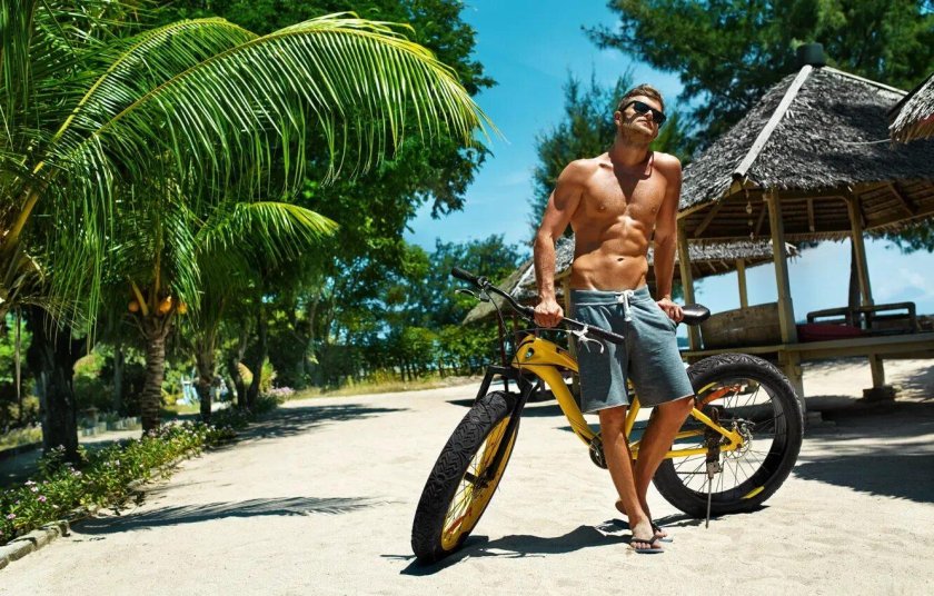 Мужчина на пляже