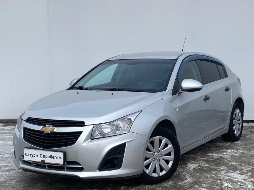 Chevrolet cruze hatchback серебристый