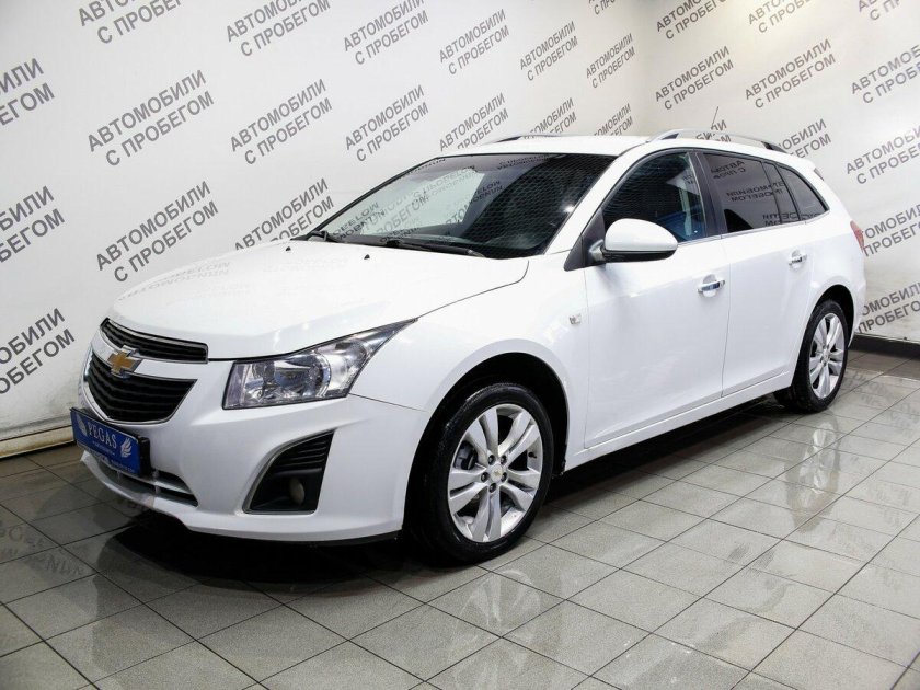 Шевроле Круз универсал 2013 белый
