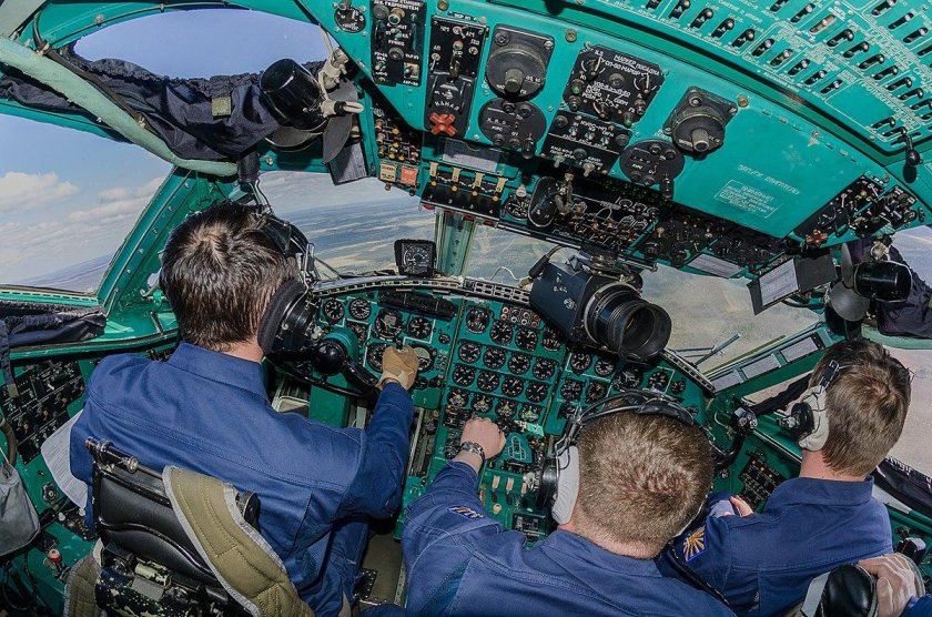 АН-22 кабина пилотов