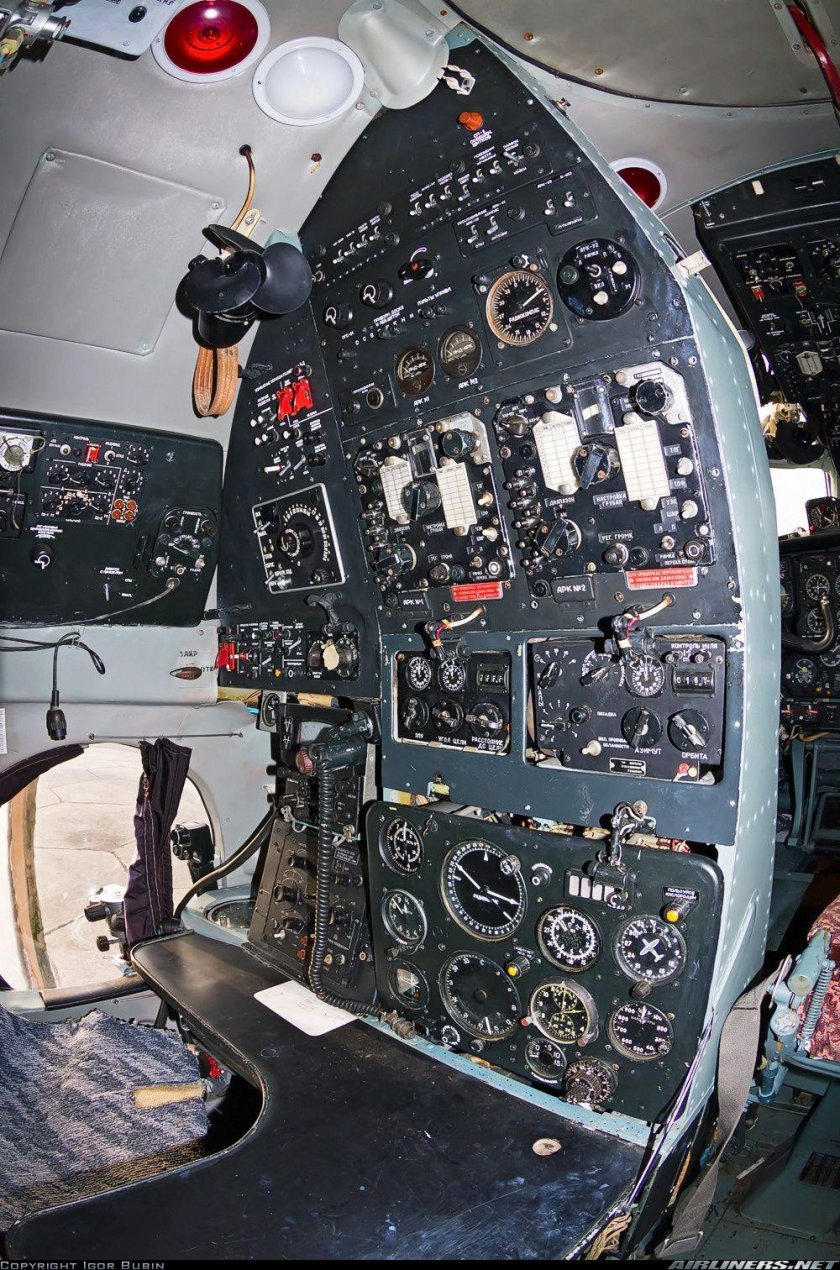 Кабина штурмана АН-26