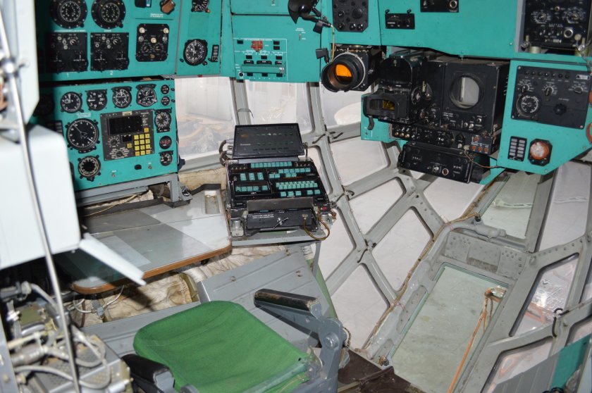 Ил-76 кабина штурмана