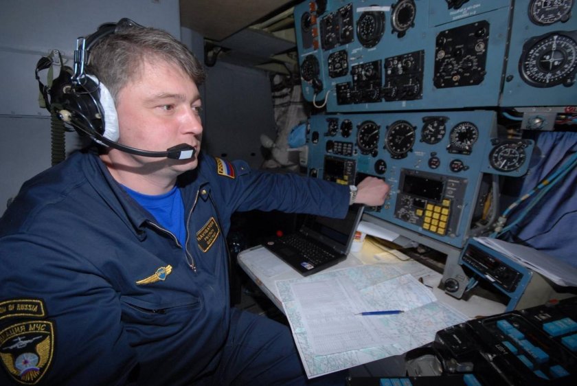 Кабина бортинженера ил 76