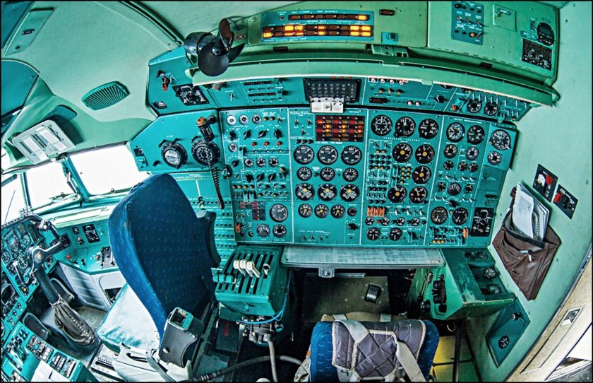 Ту 214 кабина