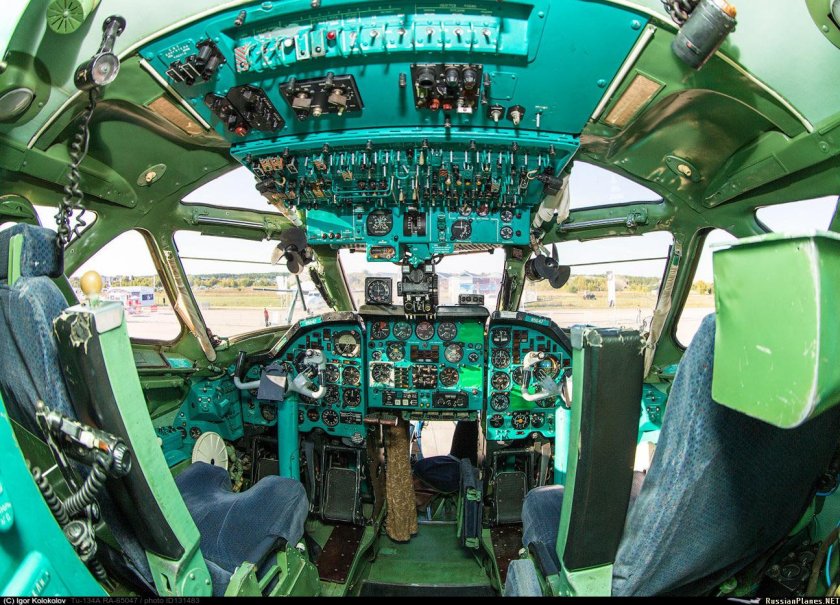 Ту 134 кабина